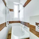 Wooden By Oneapartments *