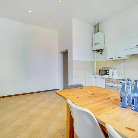 Wooden By Oneapartments *