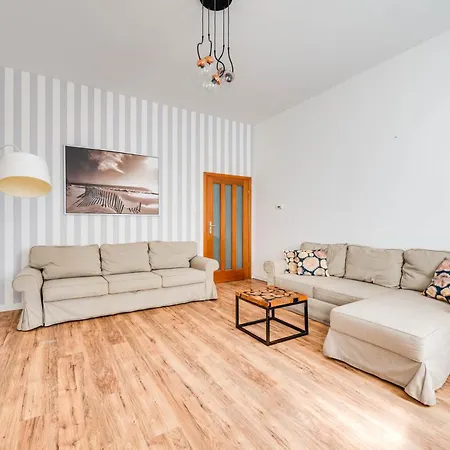 Wooden By Oneapartments Apartment