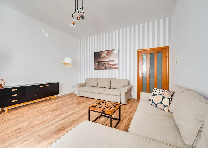 Wooden By Oneapartments *