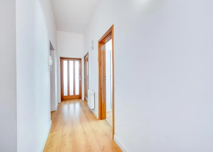 Wooden By Oneapartments